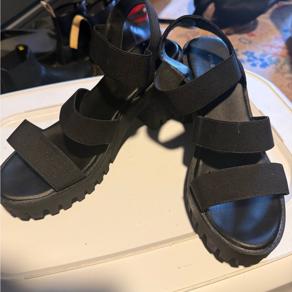 Madden Girl Elegant Black Sandals